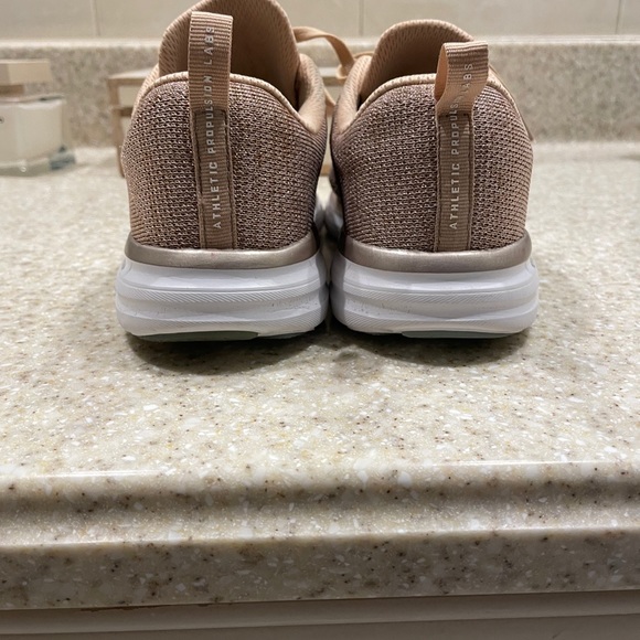 APL TechLoom Pro Knit Running Shoe - Picture 4 of 4